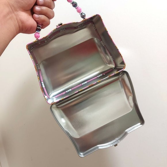 Hello Kitty HALLOWEEN limited edition Tin Purse 2021 CVS Exclusive - Picture 4 of 4